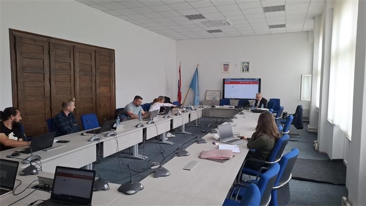 Slika /slike/Edukacije e-Savjetovanja/Pakrac 1.jpg